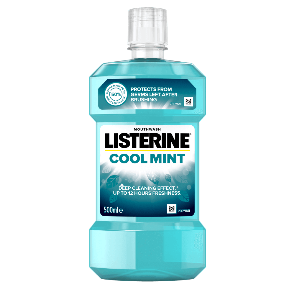 Listerine Cool Mint 500 ml termékfotó, Protects from Germs left after brushing és Deep Cleaning effect up to 12 hours freshness feliratokkal