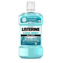 Listerine Cool Mint Mild Mint 500 ml termékfotó, Protects from Germs left after brushing és Deep Cleaning effect up to 12 hours freshness feliratokkal